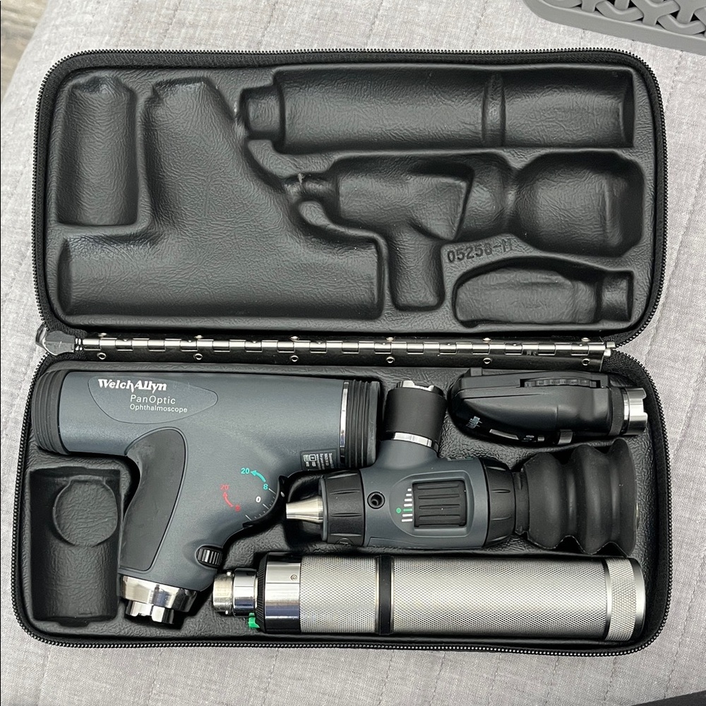 Welch Allyn PanOptic Diagnostic Set - Black and Silver